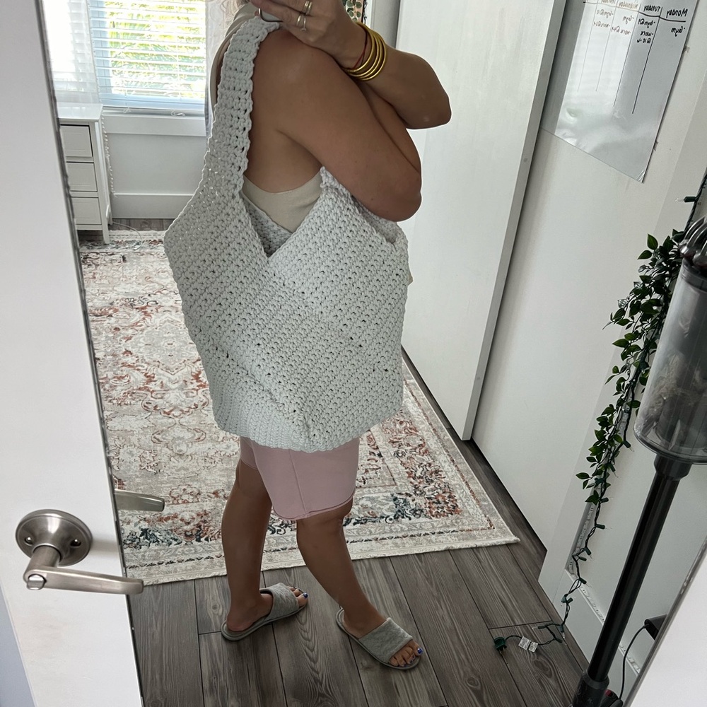 Crochet tote